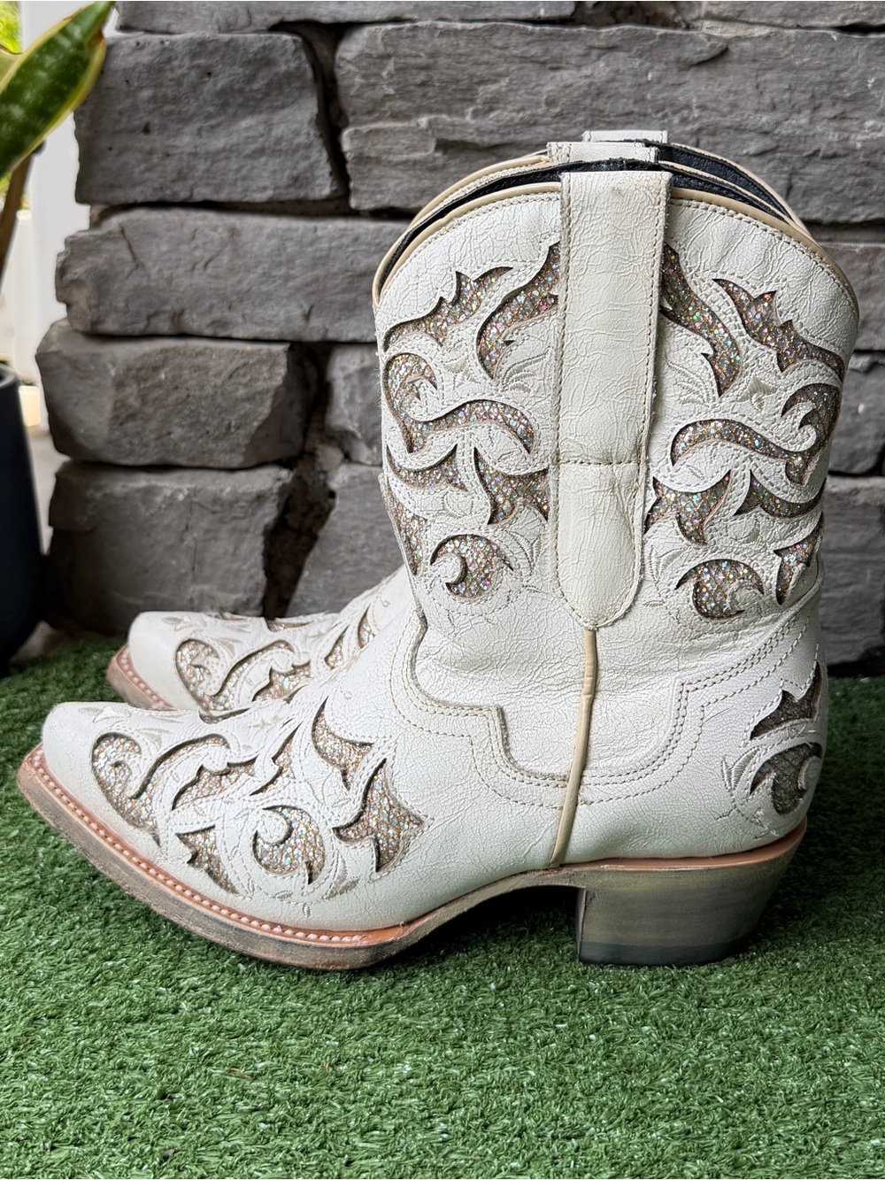 J.B. Dillon Reserve Distressed White Sparkle Womens Cowgirl Boots